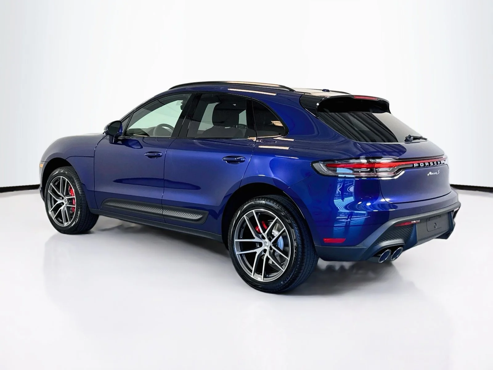 New 2026 Gentian Blue Metallic Porsche S image 3
