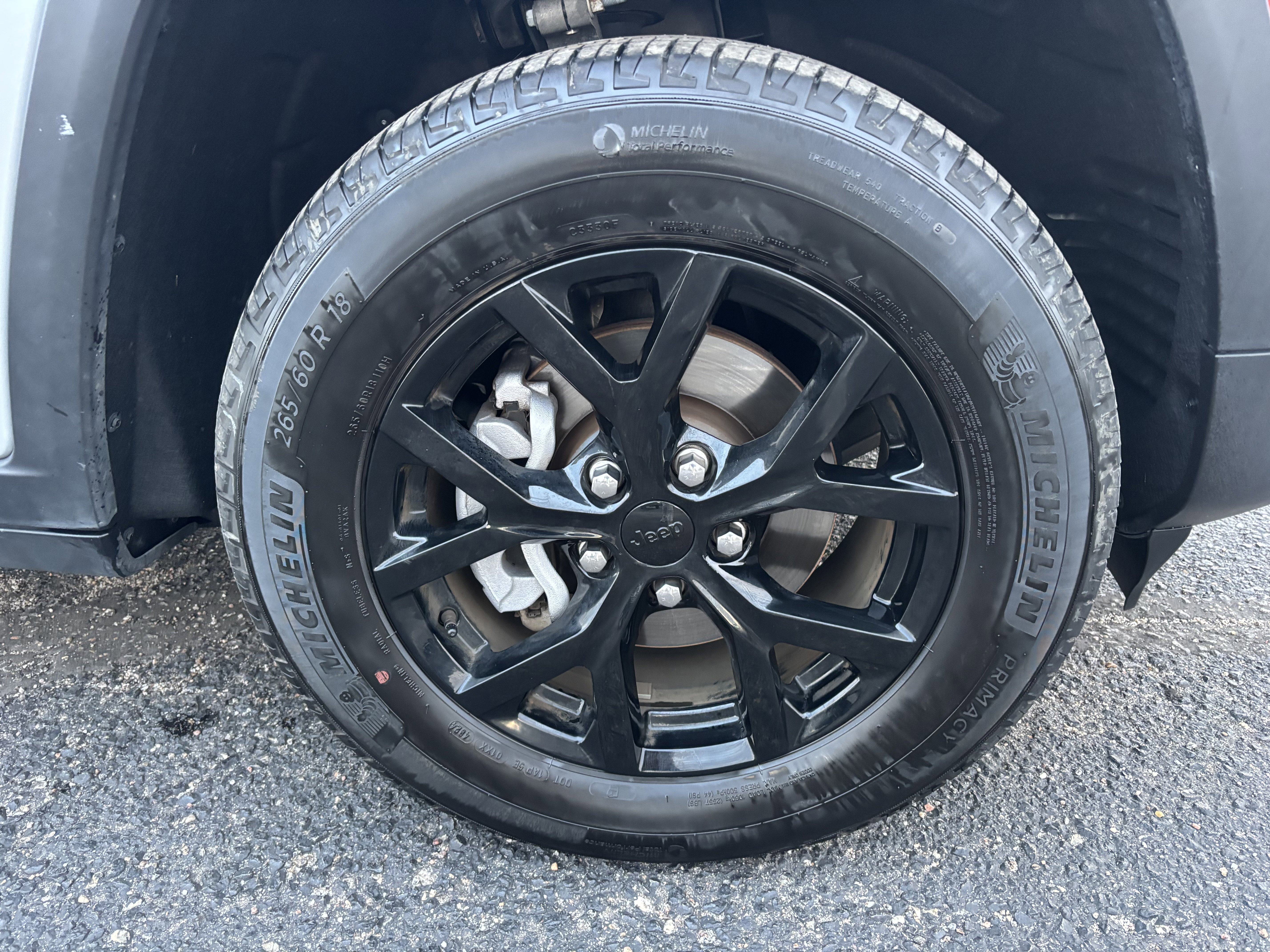 Used 2025 Silver Zynith Jeep Altitude image 27