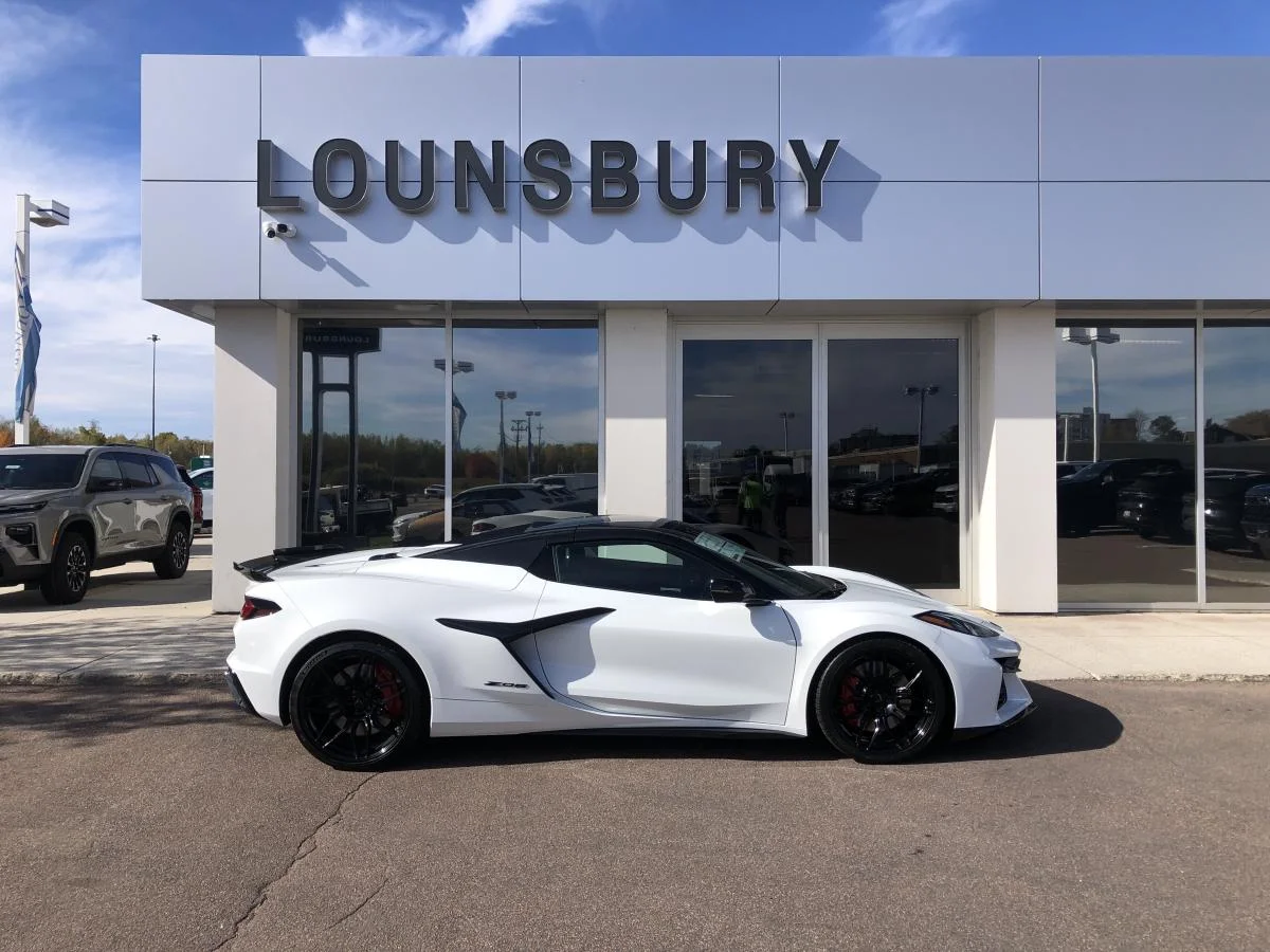 New 2026 White Chevrolet 2dr Z06 Conv w/2LZ image 2