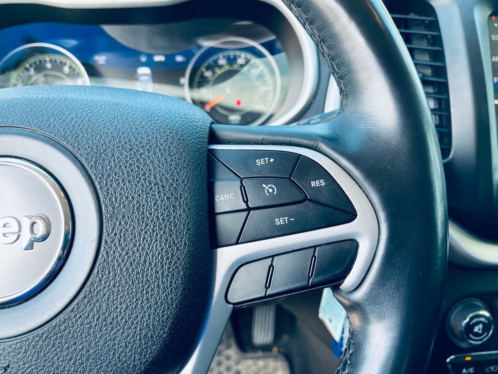 Used 2018 Gray Jeep Trailhawk image 16