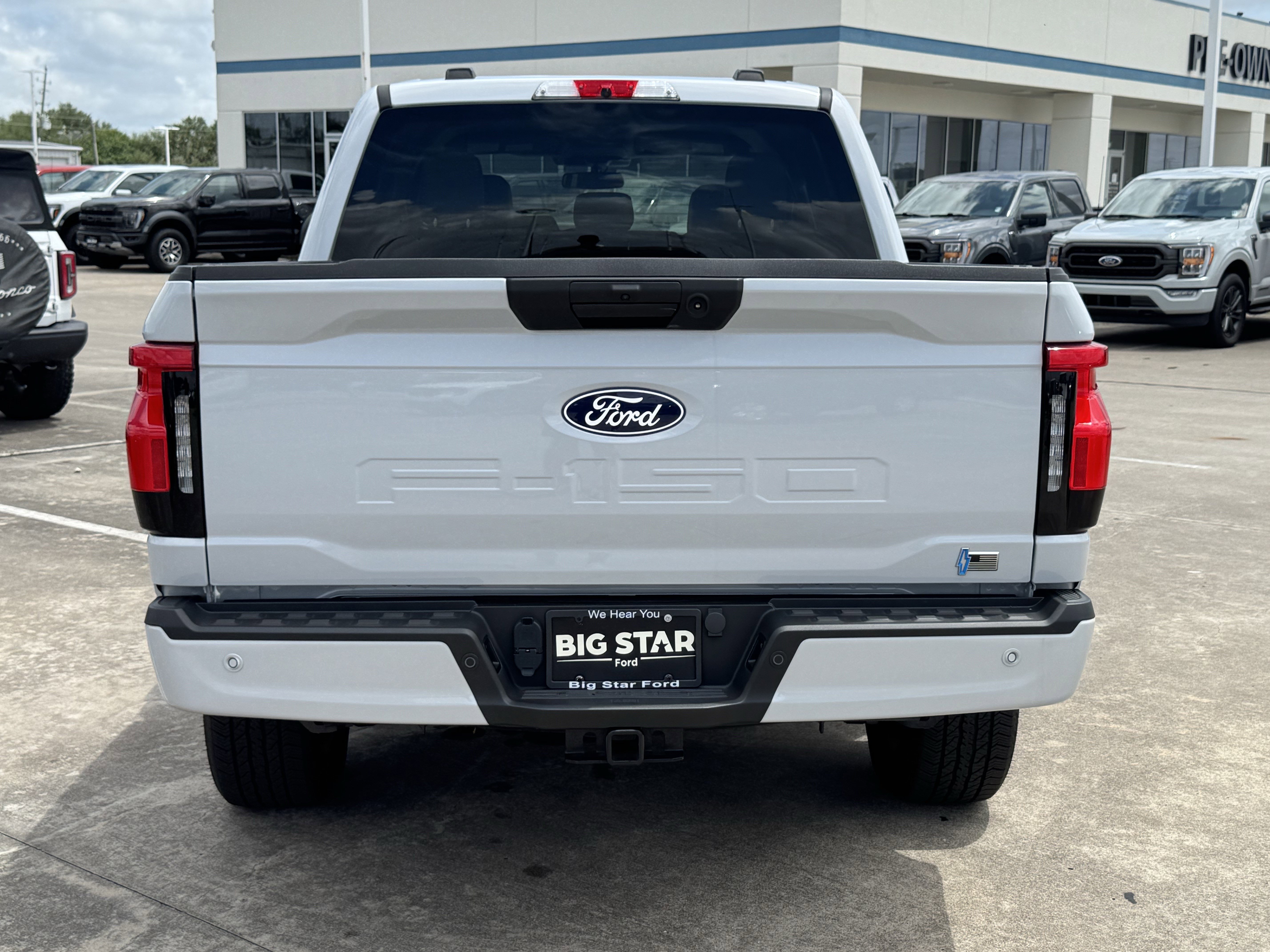 2025 Ford F-150 Lightning Flash - Photo 8