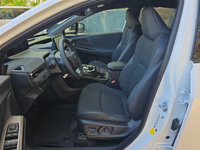 New 2026 Wind Chill Pearl Toyota SE image 15