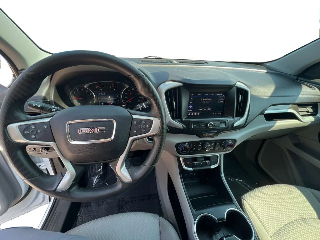 Used 2023 Summit White GMC SLE image 21