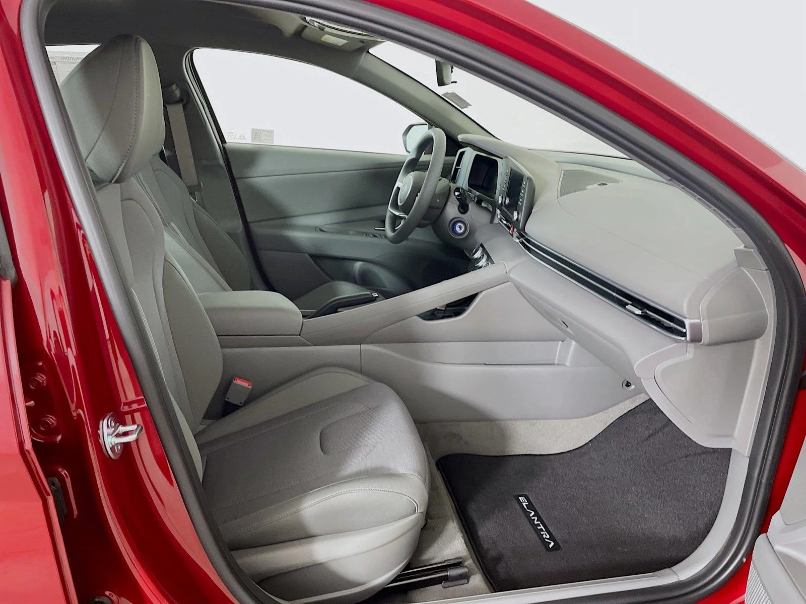 Used 2025 Ultimate Red Hyundai SE image 27