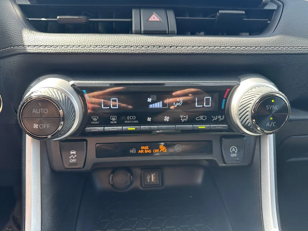 Used 2025 Silver Toyota XLE image 18