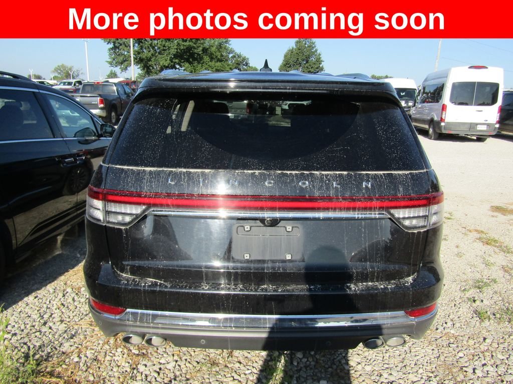 Used 2023 Black Lincoln Reserve image 4