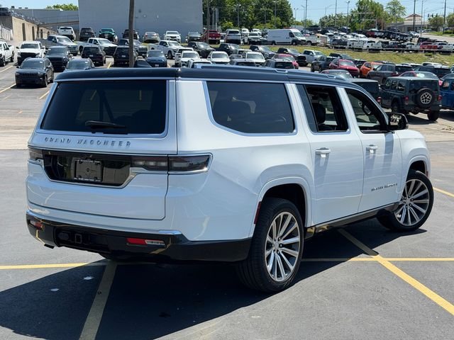 Used 2024 White Jeep  image 7