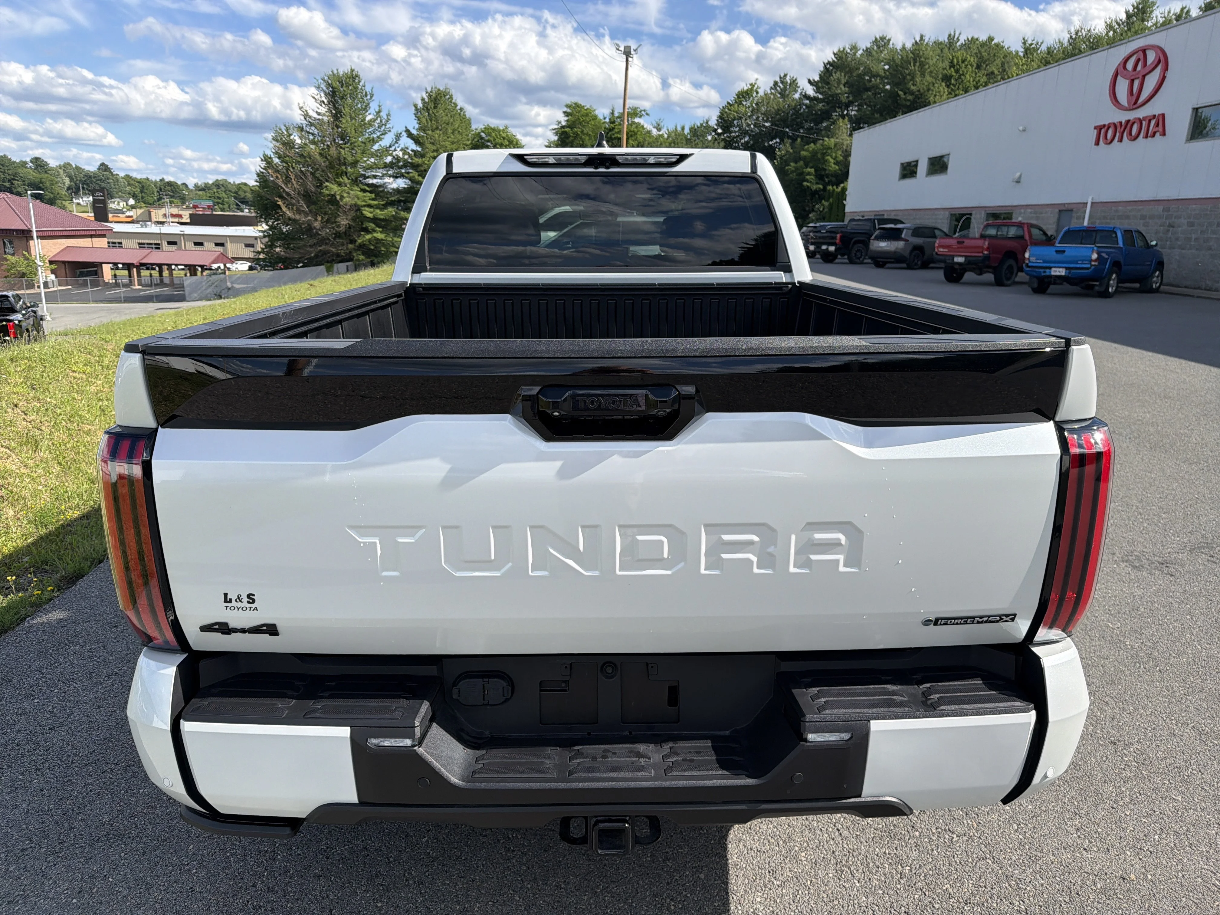 Certified Used 2025 Wind Chill Pearl Toyota Platinum Hybrid image 4