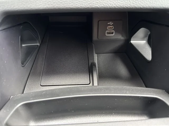 New 2025 Oxford White Ford LARIAT® image 12