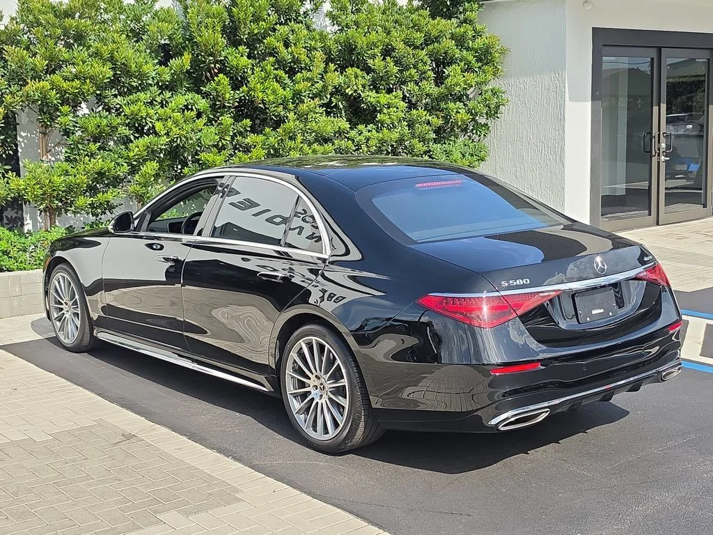 Used 2023 Black Mercedes-Benz S 580 image 3
