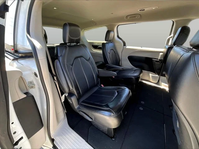 Used 2024 White Chrysler Touring L image 26