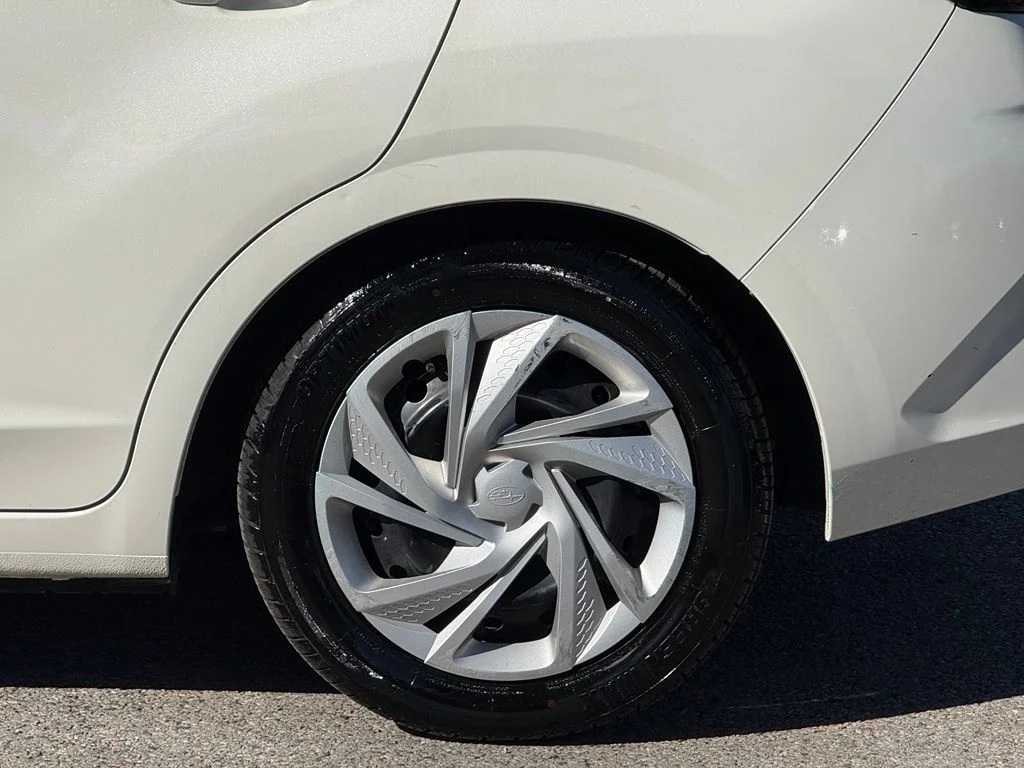 Used 2024 White Subaru Base image 7