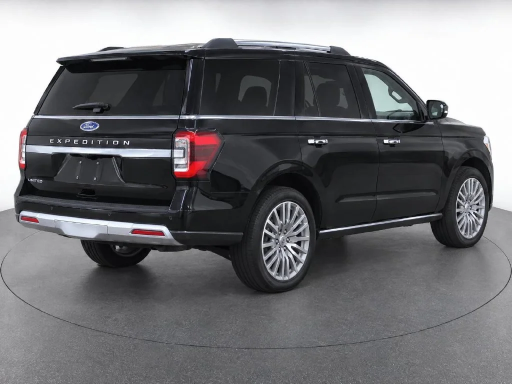 Used 2024 Black Ford Limited image 3