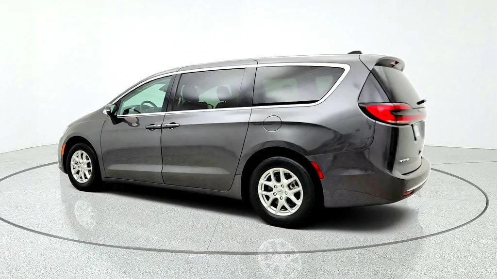 Used 2023 Granite Crystal Metallic Clearcoat Chrysler Touring L FWD image 7