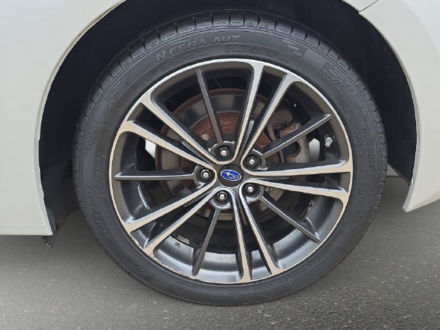 Used 2013 White Subaru Limited image 34