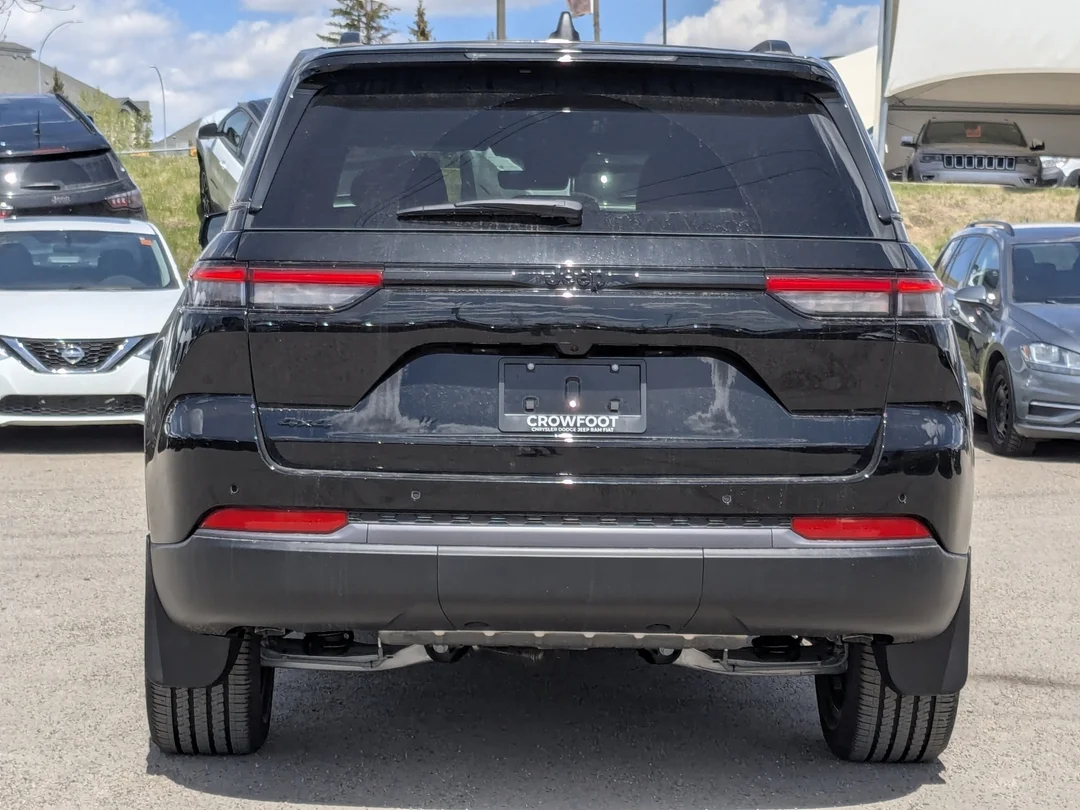 New 2026 Black Jeep Altitude - - 4x4 - 20 Gloss Black Wheels - 2.0L Turbo - Remote Start & More! image 7
