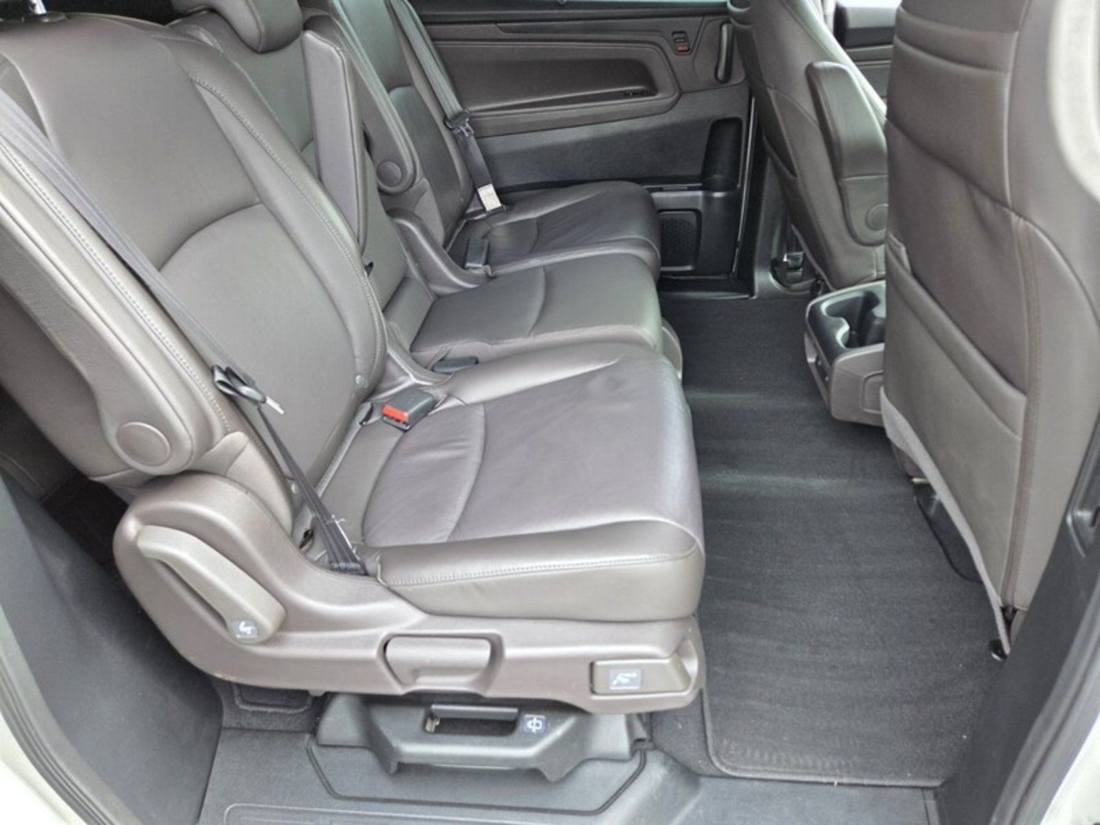 Used 2018 PEARL WHITE Honda Touring image 19