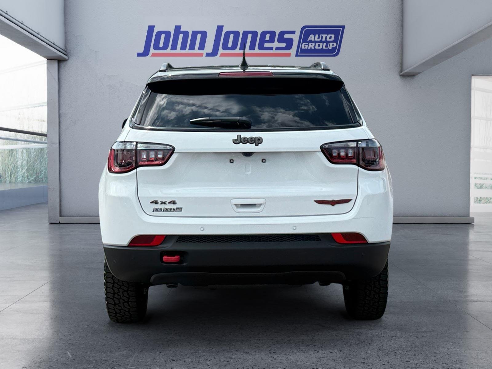 New 2026 Bright White Clear-Coat Exterior Paint Jeep Trailhawk image 4