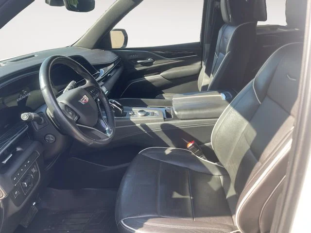 Used 2021 Crystal White Cadillac Sport image 9