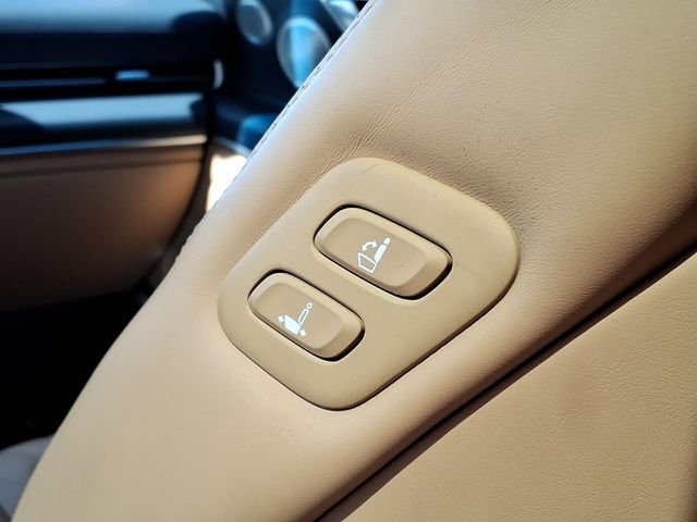 Used 2023 Himalayan Gray Genesis 3.5T image 16