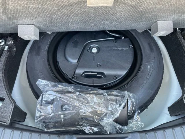 Used 2019 Snowflake White Pearl Mazda Grand Touring image 13