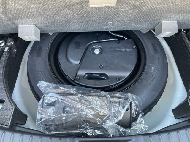 Used 2019 Snowflake White Pearl Mazda Grand Touring image 13