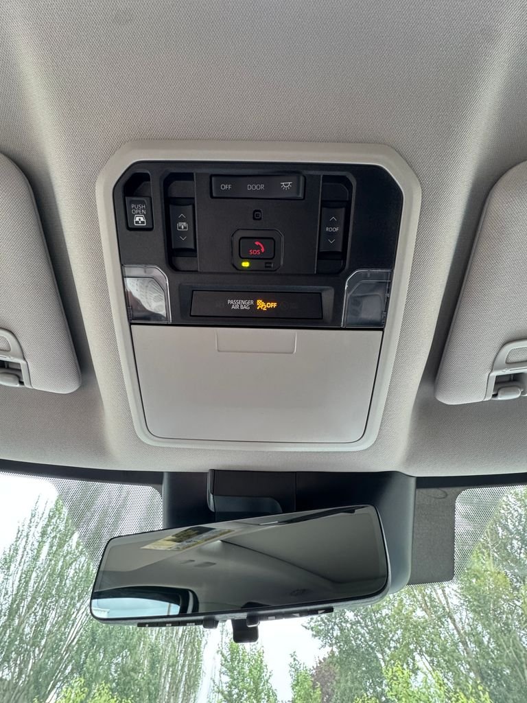Used 2023 Ice Cap Toyota Limited image 23
