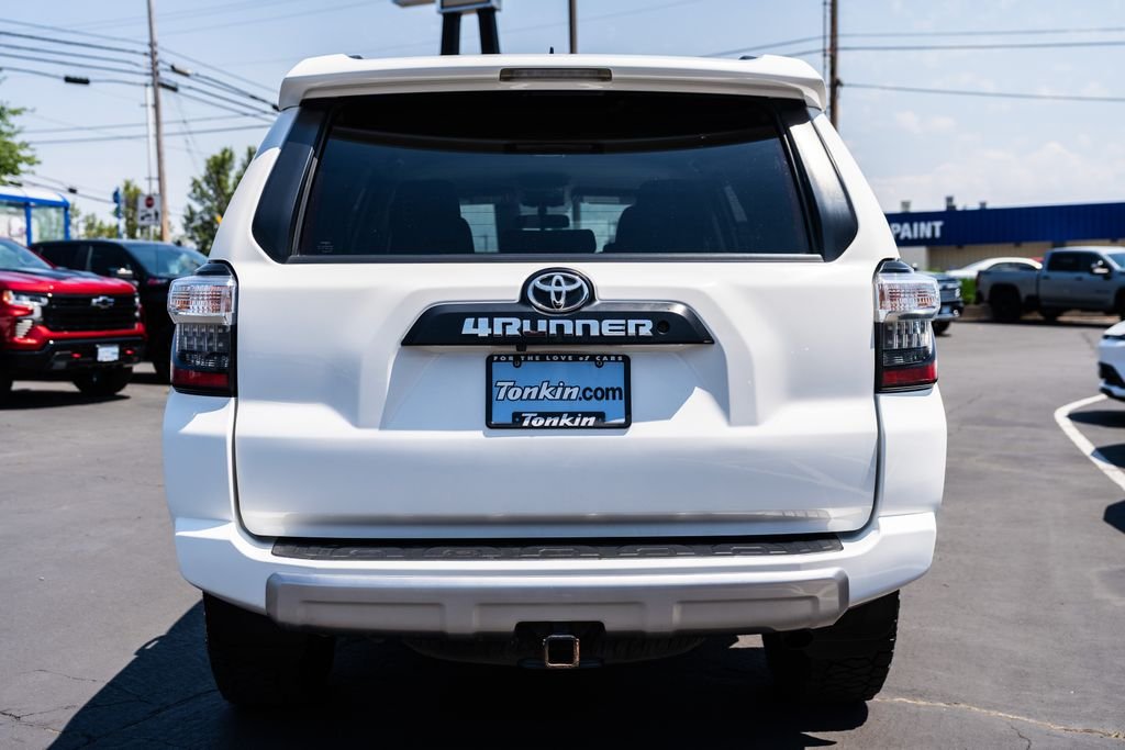 Used 2018 Super White Toyota TRD Off-Road image 4