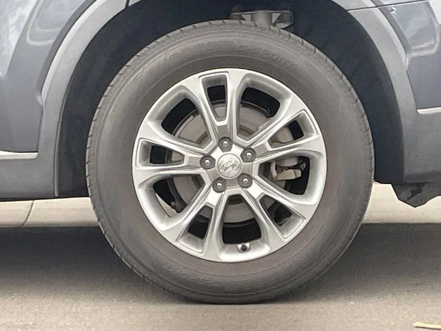 Used 2020 Steel Graphite Hyundai SE image 18