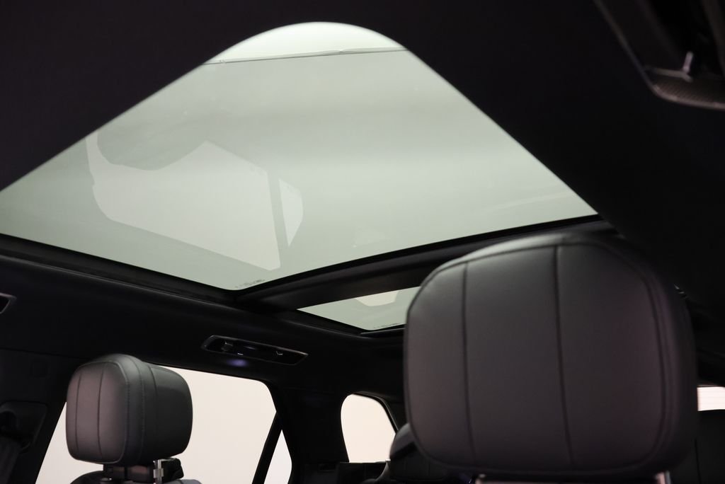 New 2026 Carpathian Grey Land Rover Dynamic SE image 13
