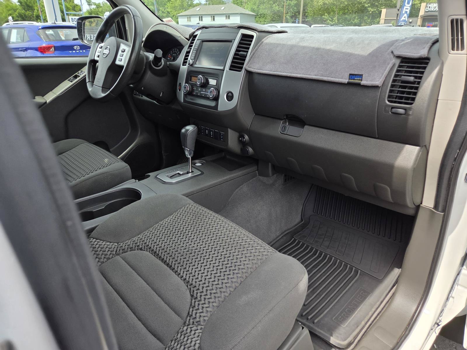 Used 2020 Glacier White Nissan SV image 21