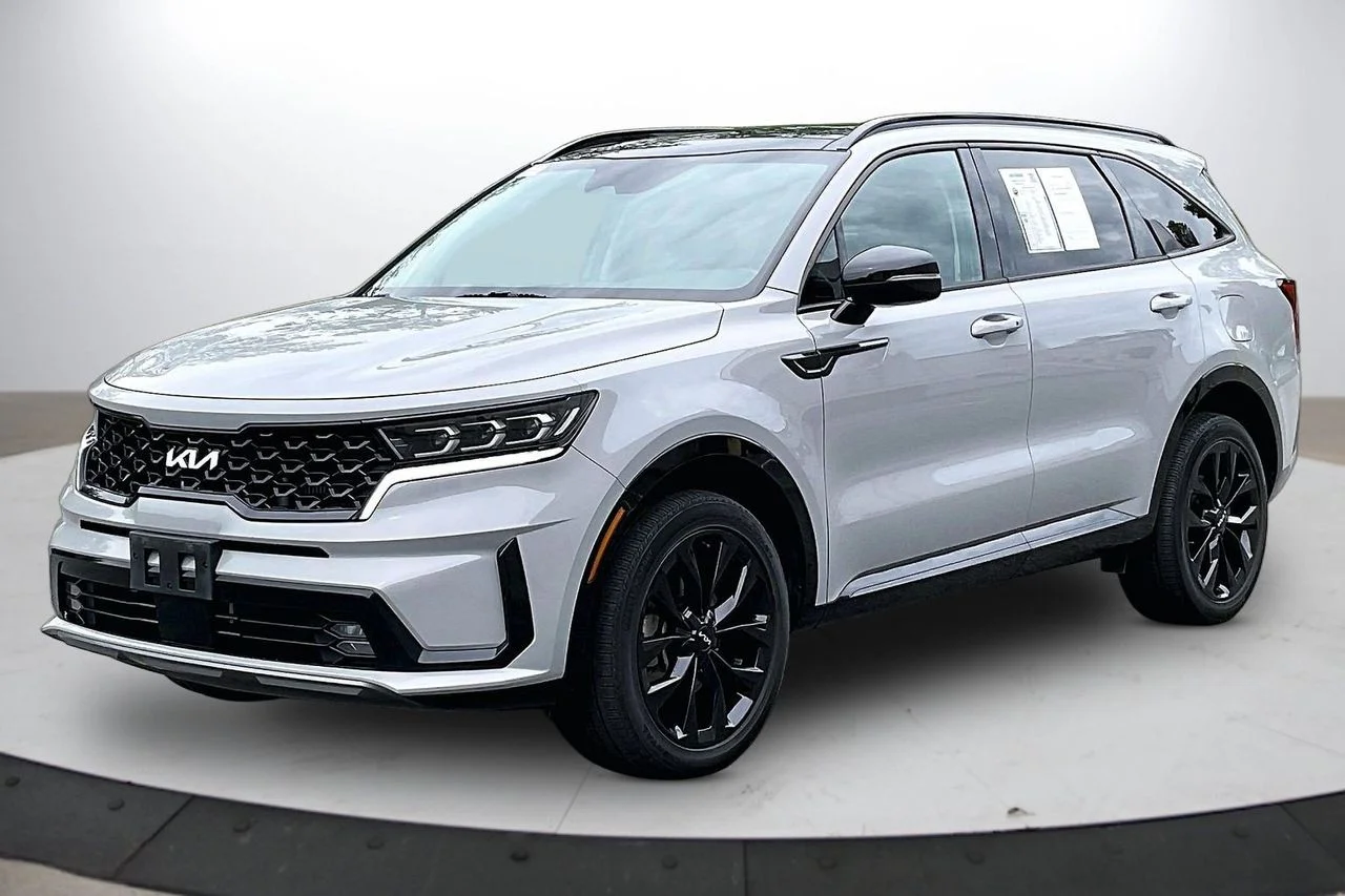 Used 2023 Gray Kia SX image 4
