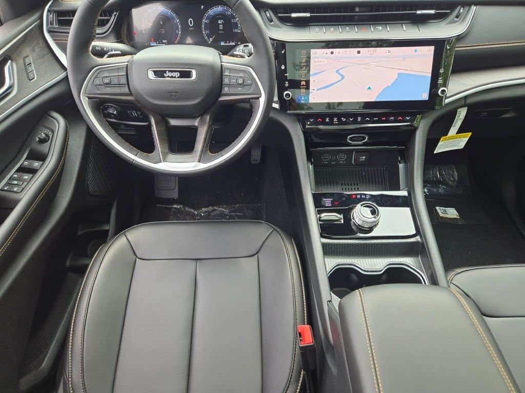 New 2026 Silver Zynith Jeep  image 3