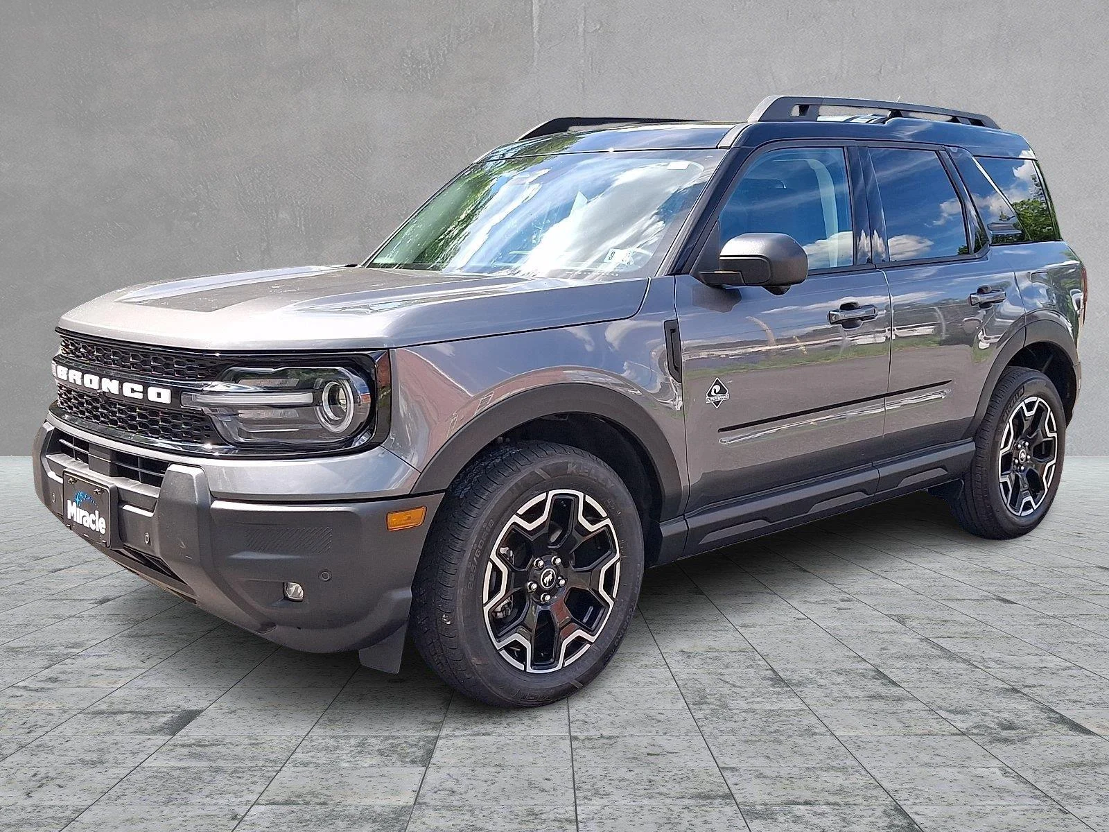 Used 2025 Carbonized Gray Metallic Ford Outer Banks image 3