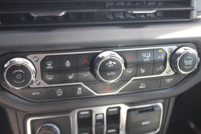 Used 2025 Gray Jeep Sahara image 9
