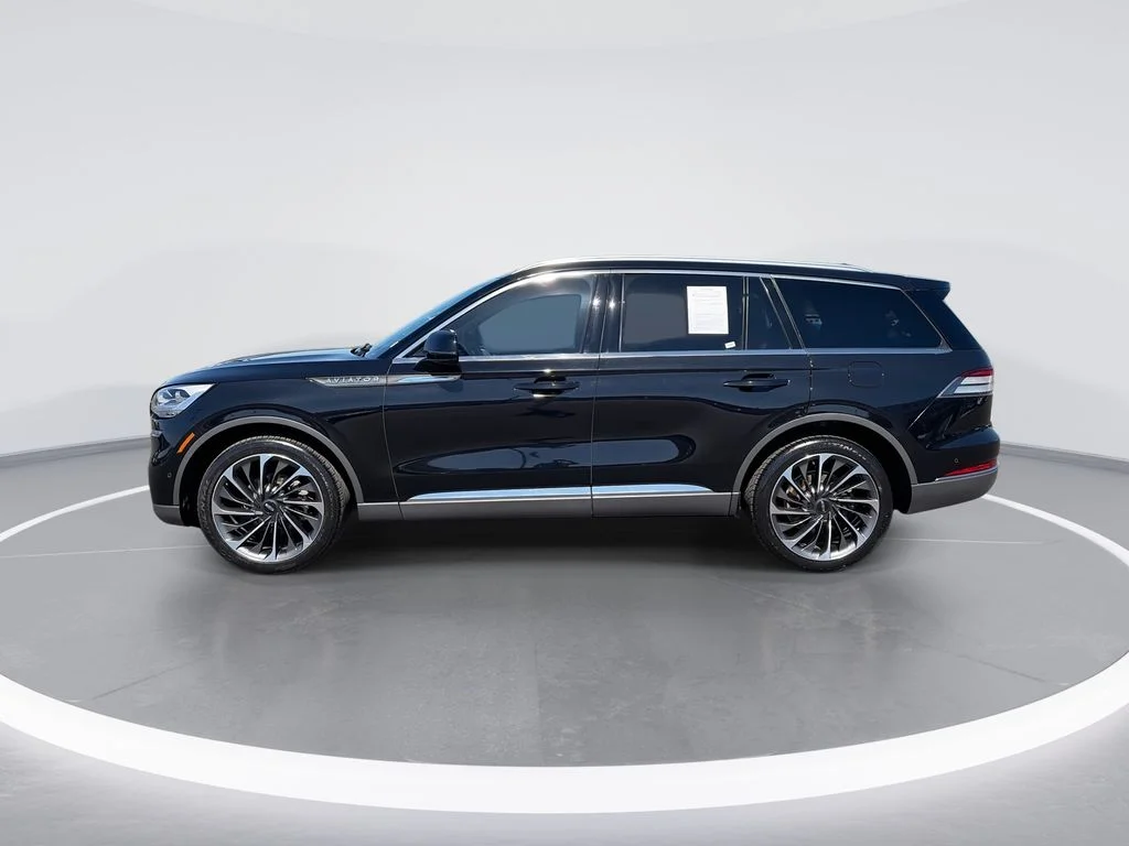 Used 2020 Black Lincoln Reserve image 5