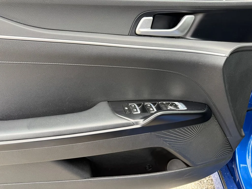 Used 2022 Blue Kia GT-Line image 5