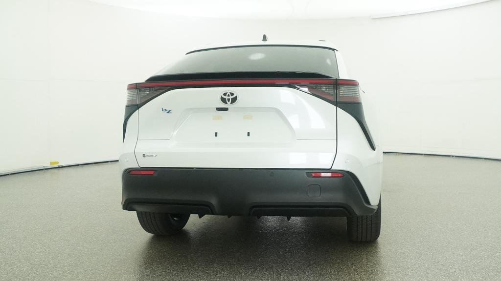 New 2026 Wind Chill Pearl Toyota XLE image 4