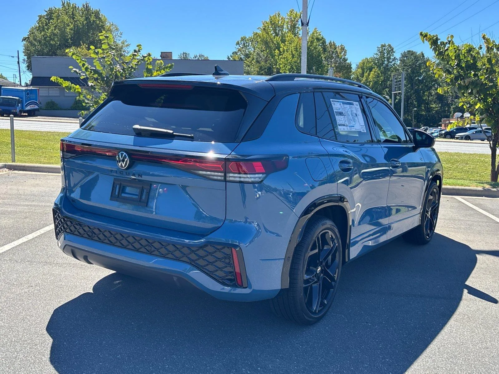 New 2026 Monterey Blue w/Deep Black Roof Volkswagen SE R-Line Black image 5