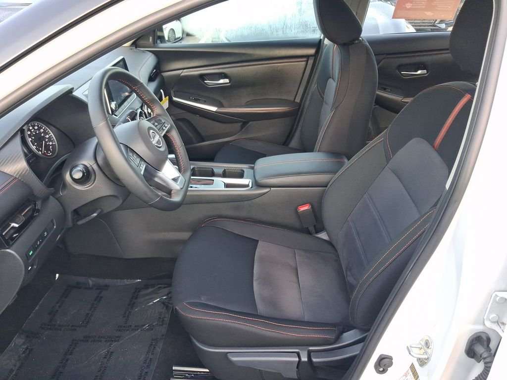 Used 2025 White Nissan SR image 21