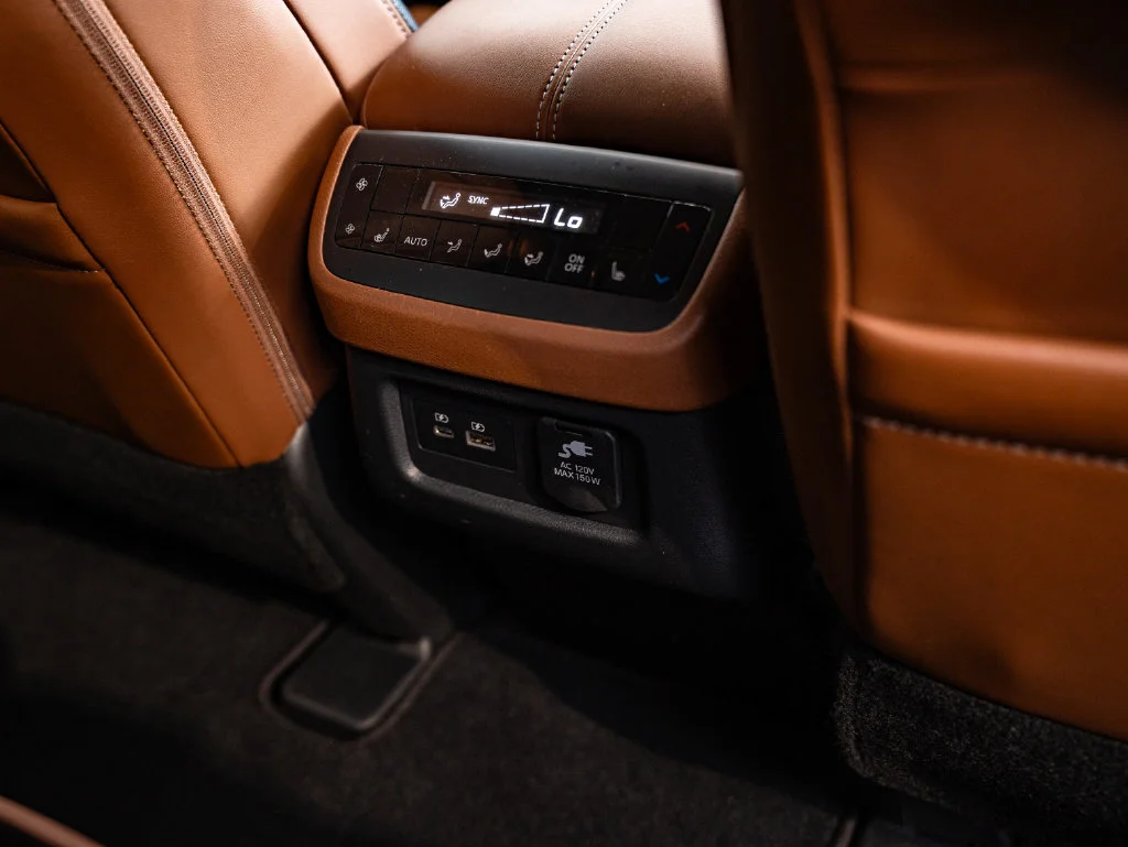 Used 2023 Obsidian Green Pearl Nissan Platinum image 37