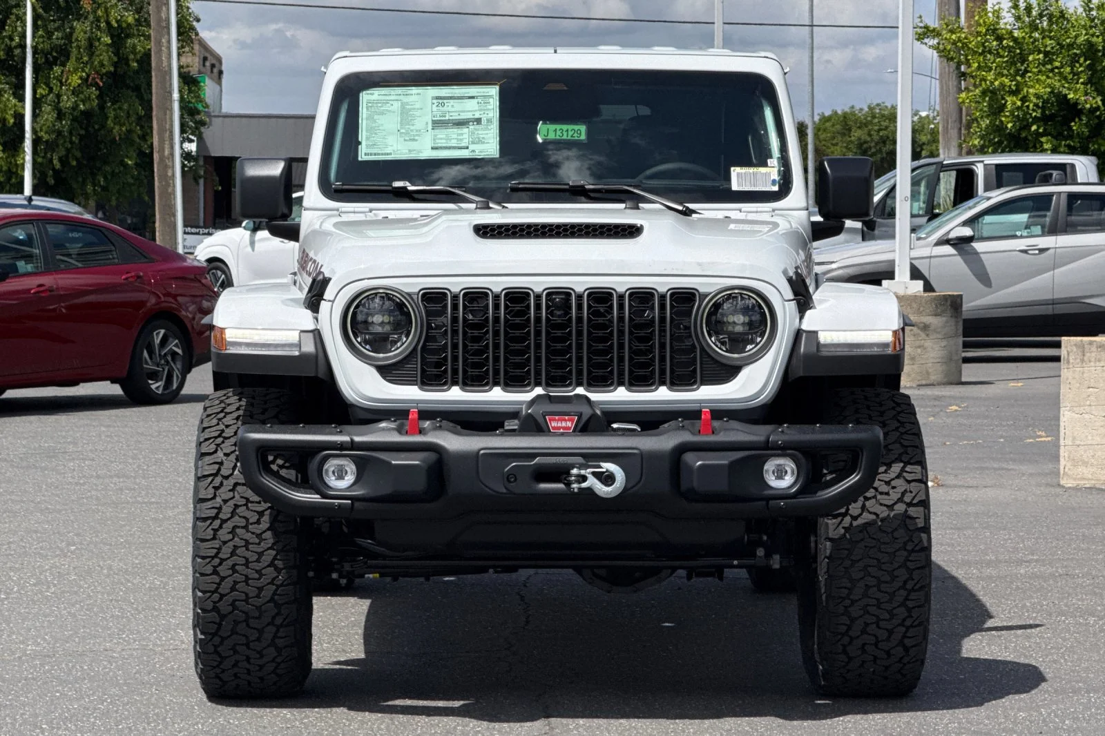 New 2026 Bright White Clear-Coat Exterior Paint Jeep Rubicon X image 9