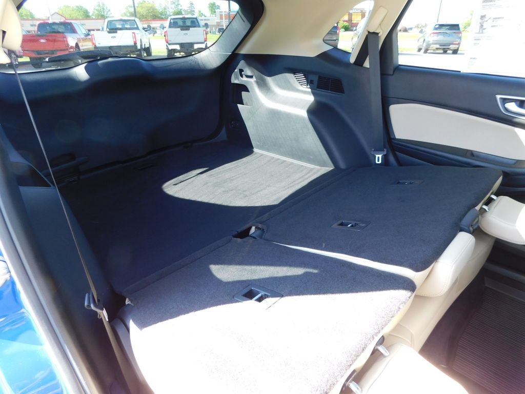Used 2023 Blue Ford SEL image 31