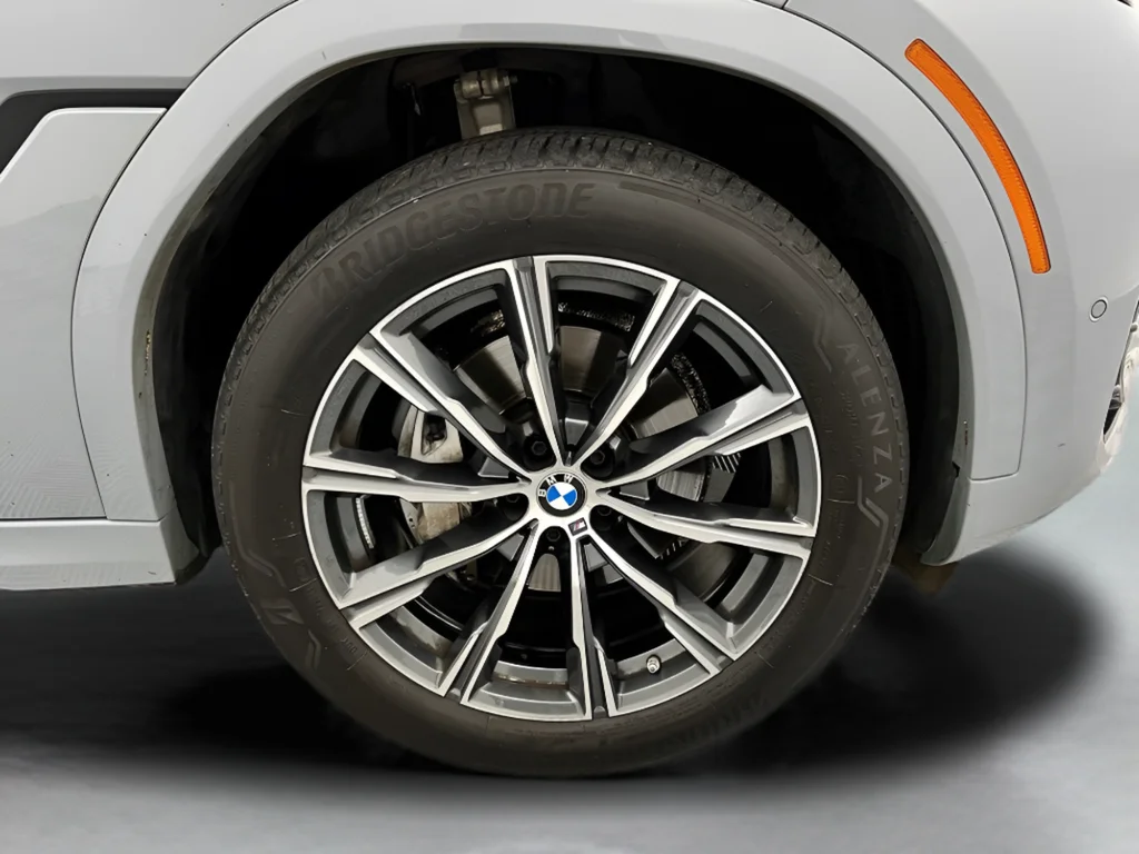 Used 2026 Gray Metallic BMW xDrive40i image 45