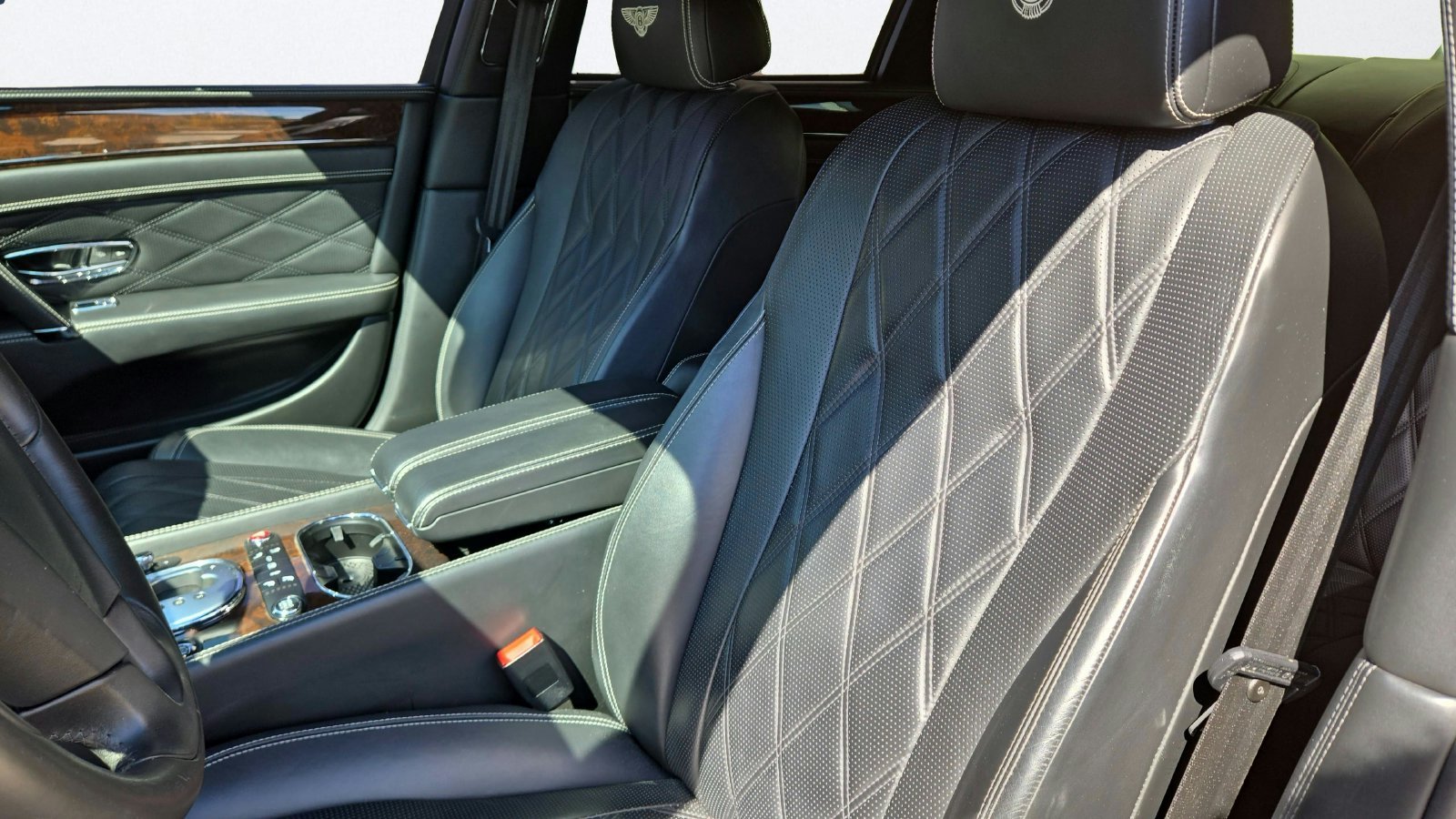Used 2014  Bentley Base image 12