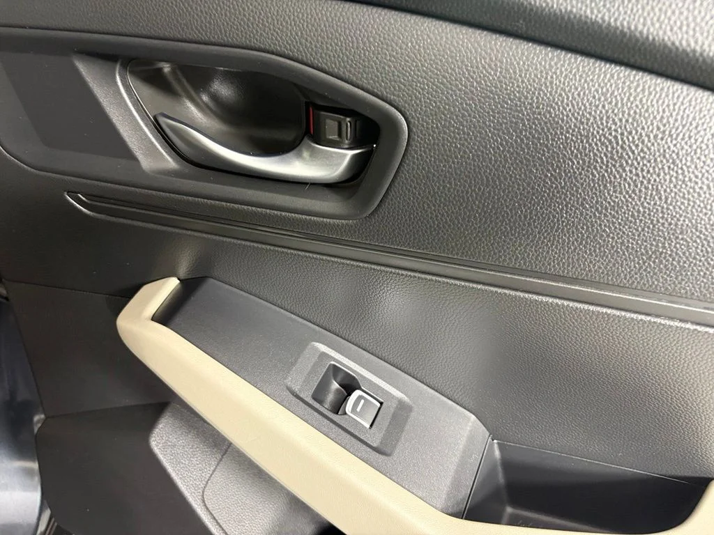 Used 2024  Honda EX image 33