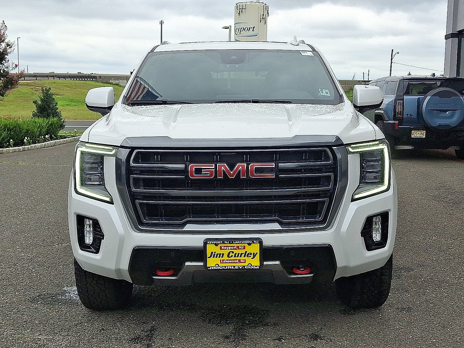 Used 2023 White Frost Tricoat GMC AT4 image 2