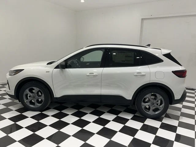 New 2026 Star White Metallic Tri-coat Ford ST-Line image 30