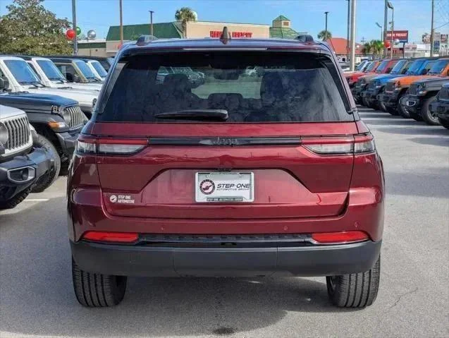 2025 Jeep Grand Cherokee Altitude - Photo 6