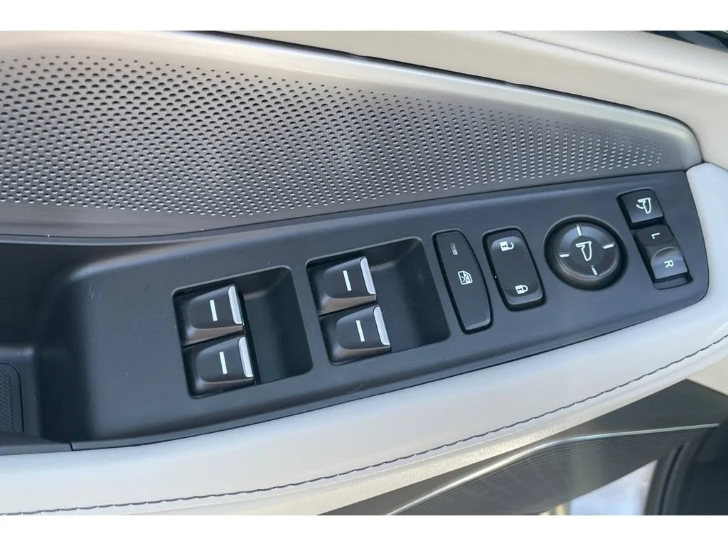 Used 2026 Solar Silver Metallic Acura SH-AWD with Technology Package image 66